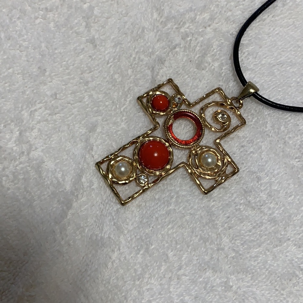 RED cross CHOKER - Picture 3 of 3